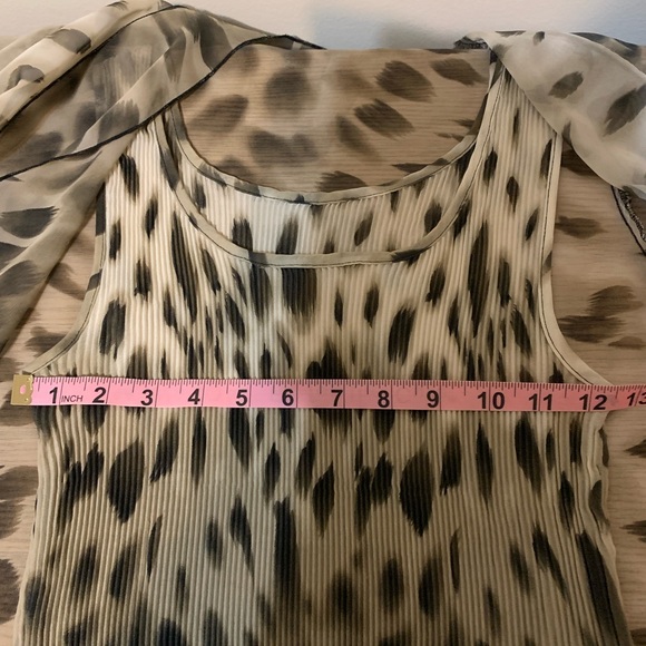 NICOLA Top, 2 pieces, attached cami and lightweight, sheer open front cover up - Picture 14 of 16